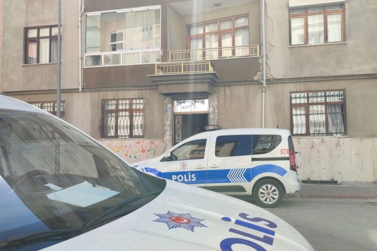 Konya'da 21 yaşındaki gen&ccedil;, evinde &ouml;l&uuml; bulundu