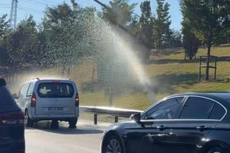 İstanbul'da sulama sistemi patladı! E-6'da ara&ccedil;lar bir g&uuml;zel yıkandı