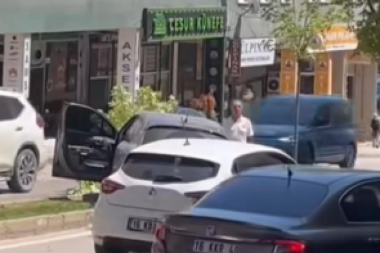 Bursa'da maddi hasarlı kaza!