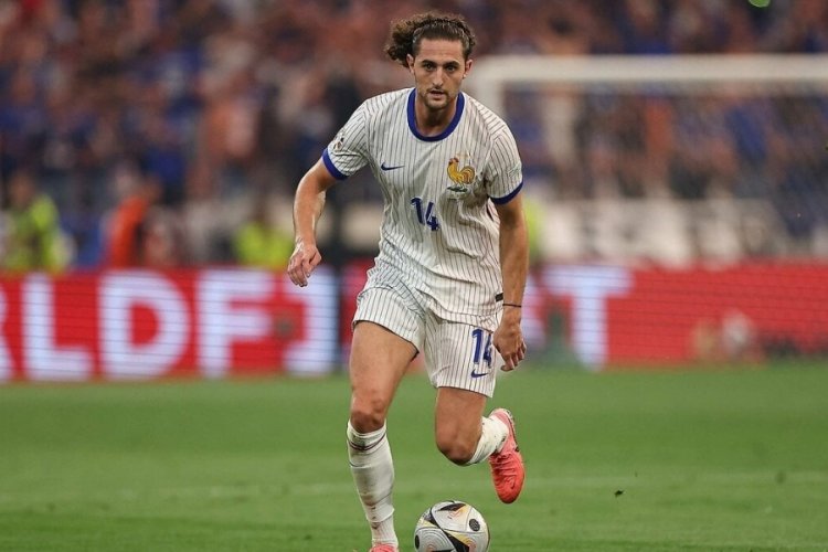 Adrien Rabiot'un menajeri a&ccedil;ıklamada bulundu