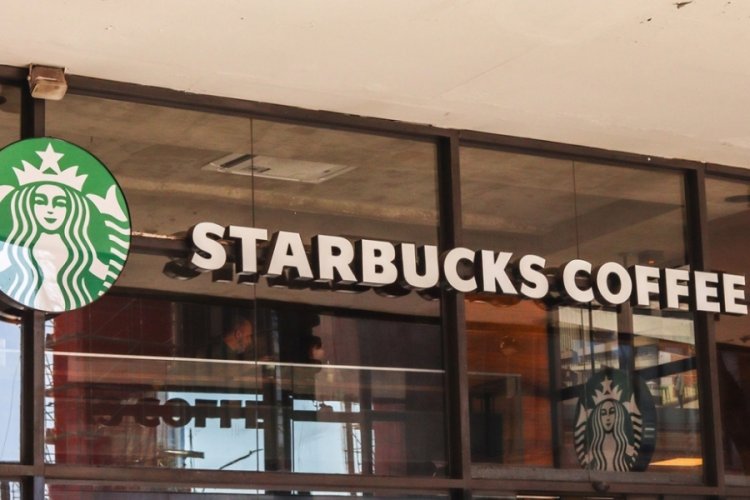 Starbucks CEO'su Narasimhan, g&ouml;revini bıraktı