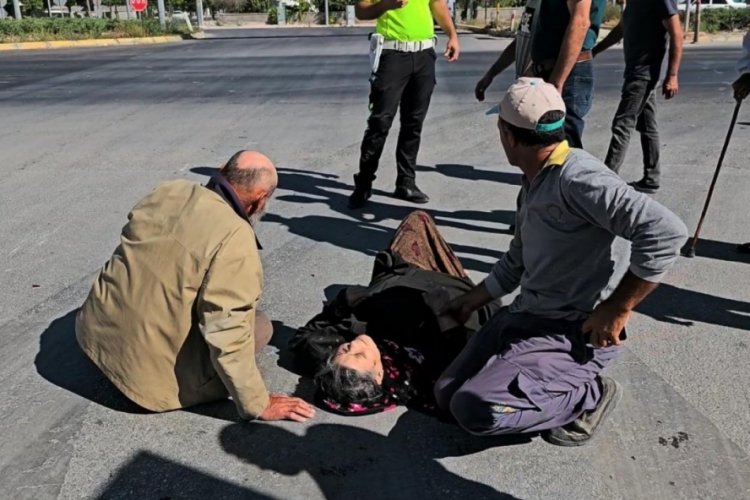 Sağlık g&ouml;revlisinin işini bırakıp gazeteciyi polise şikayet ettiği kazada yaralanan kadın &ouml;ld&uuml;