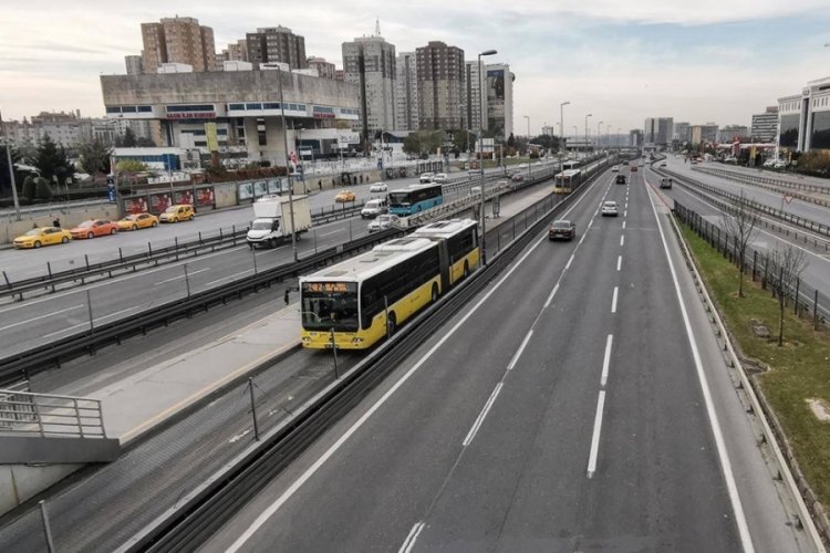 Metrob&uuml;s hattında 45 g&uuml;nl&uuml;k yol &ccedil;alışması: İki şeride d&uuml;şecek