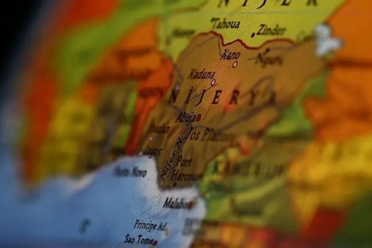 Nijerya'da zincirleme trafik kazasında 16 kişi &ouml;ld&uuml;, 17 kişi yaralandı