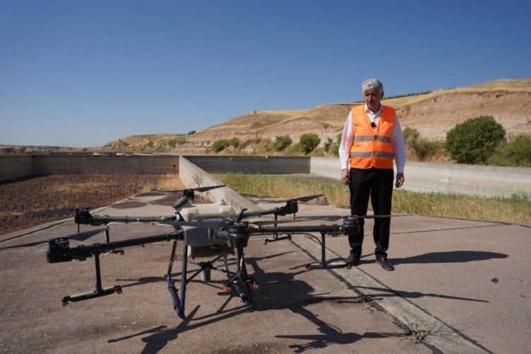 Adıyaman'da haşerelere karşı drone ile ila&ccedil;lama devam ediyor!