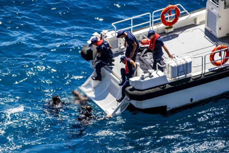 T&uuml;ple dalış yapan amat&ouml;r dalgı&ccedil;lar suyun altında ceset buldu