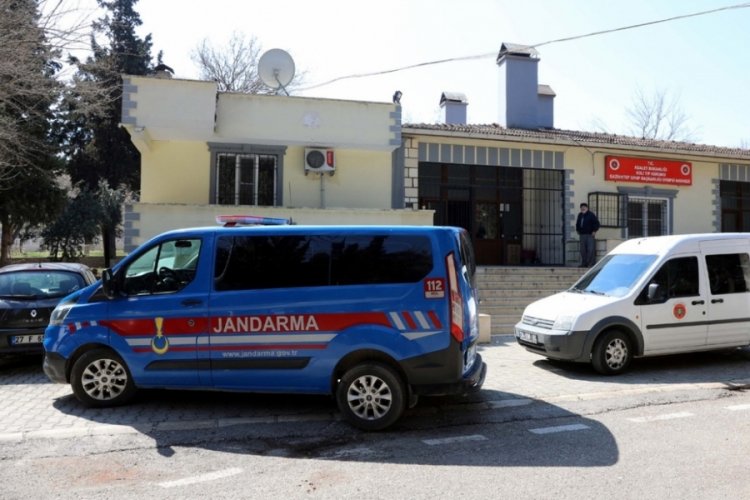 Tarlasına giden &ccedil;ift&ccedil;iyi, husumetlisi av t&uuml;feğiyle vurup &ouml;ld&uuml;rd&uuml;