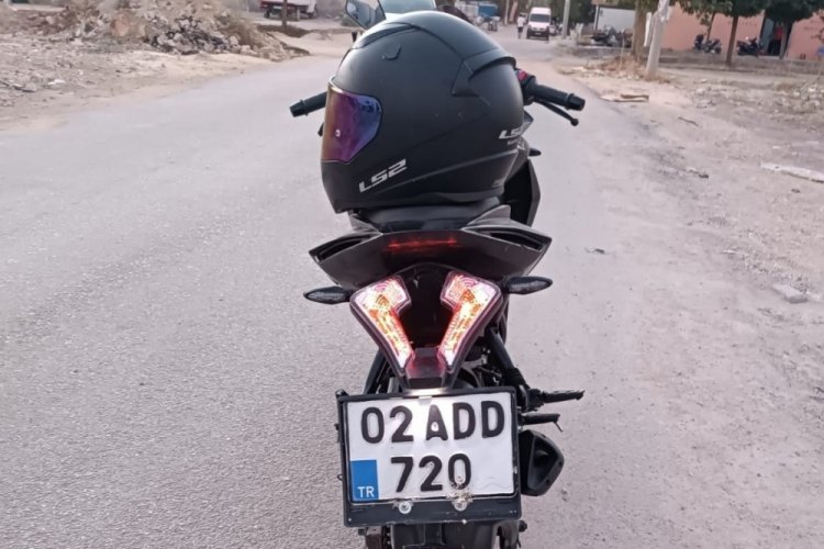 İki motosiklet &ccedil;arpıştı: 2 yaralı