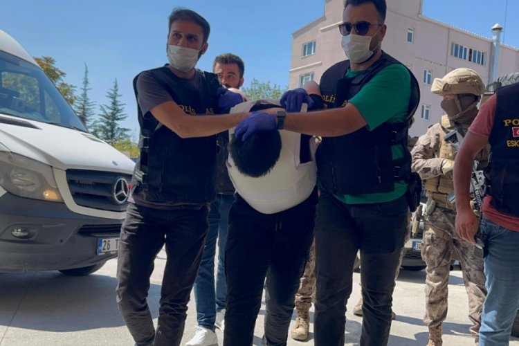 Eskişehir'deki saldırıda yaralanan vatandaşlar vahşeti anlattı! Yaklaşanı bı&ccedil;aklıyordu