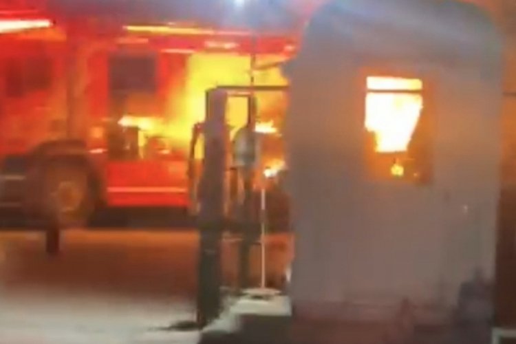 İstanbul Kadık&ouml;y'de skuter bataryaları bomba gibi patladı