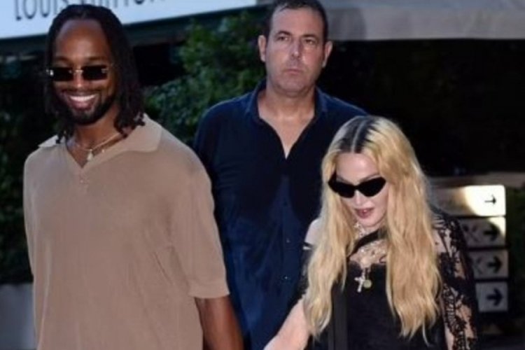 Madonna 37 yaş k&uuml;&ccedil;&uuml;k yeni sevgilisiyle g&ouml;r&uuml;nt&uuml;lendi