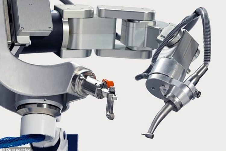 Robot diş hekimi ilk kez insanların &uuml;st&uuml;nde denendi
