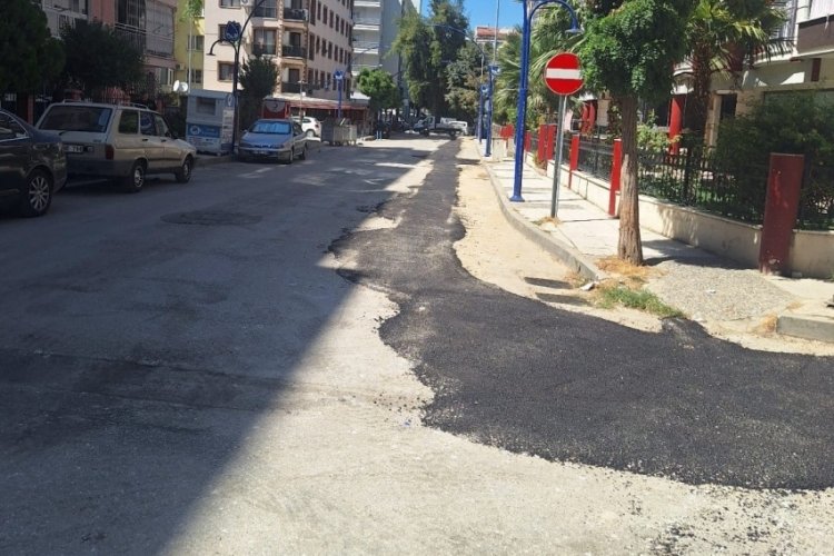 Manisa'da asfalt yama çalışmaları titizlikle devam ediyor