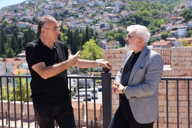 Sunay Akın Bursa'da m&uuml;zeleri gezdi