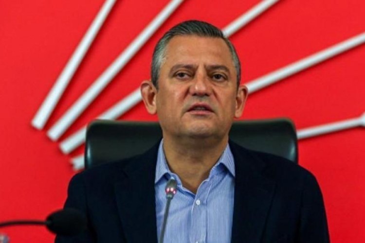 CHP Genel Başkanı &Ouml;zg&uuml;r &Ouml;zel'in ayağı kırıldı
