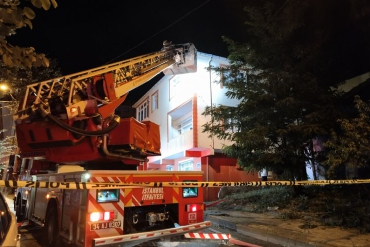 İstanbul'da evin k&ouml;m&uuml;rl&uuml;ğ&uuml;nde yangın &ccedil;ıktı!