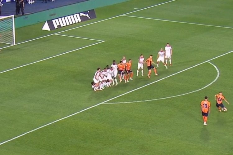Başakşehirli Dimitris Pelkas'tan m&uuml;kemmel frikik gol&uuml;!