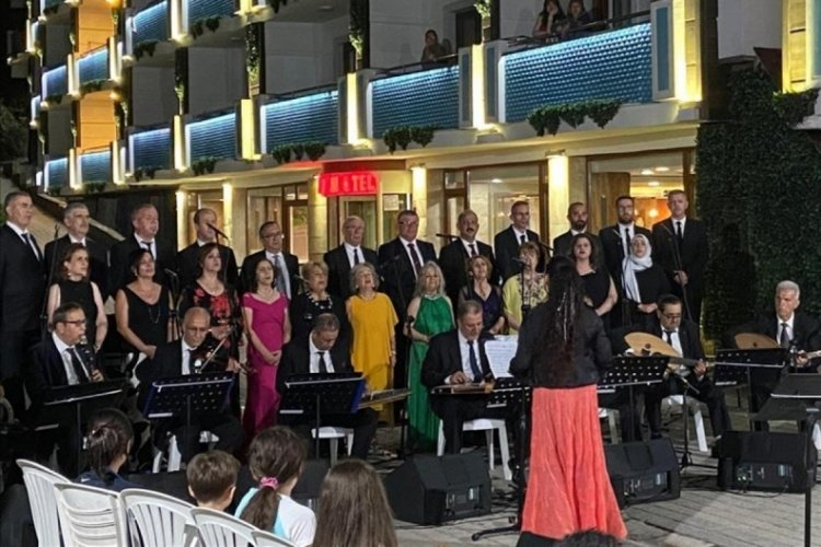 İneg&ouml;l Belediyesi'nden a&ccedil;ık hava konseri