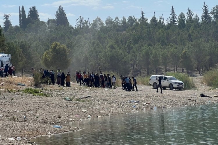 Serinlemek i&ccedil;in girdikleri g&ouml;lde 2 kişi hayatını kaybetti