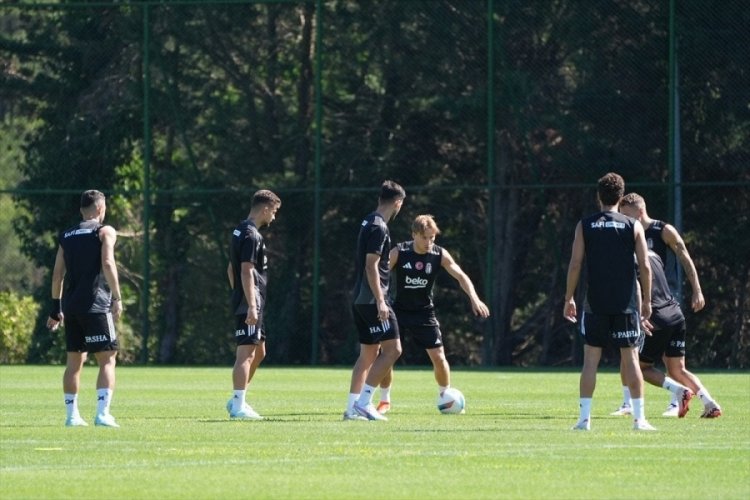 Beşiktaş, Antalyaspor ma&ccedil;ı hazırlıklarını s&uuml;rd&uuml;r&uuml;yor