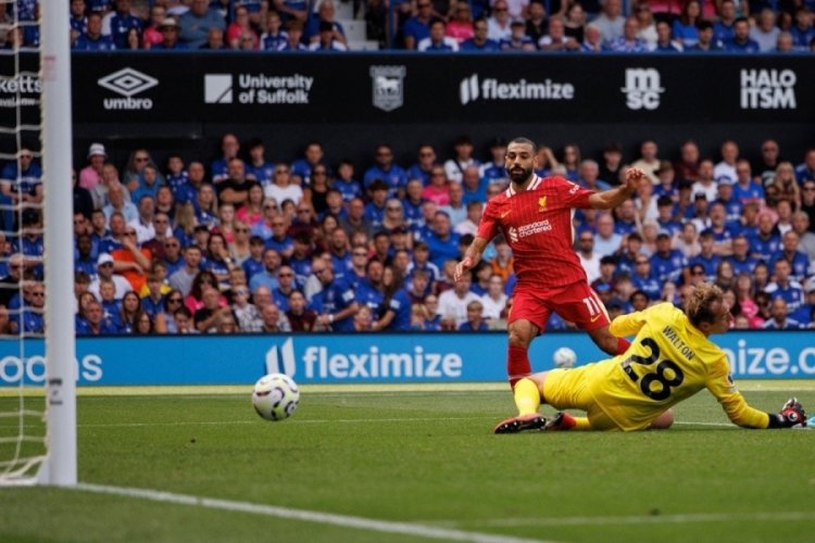 Liverpool, Ipswich Town deplasmanında kazandı! Salah bir rekor daha kırdı