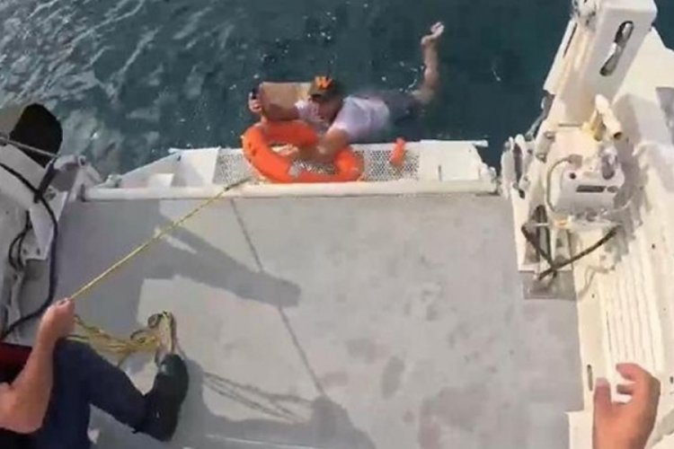 Hatay'da teknenin batmasıyla 3 kişi &ouml;l&uuml;mle burun buruna geldi