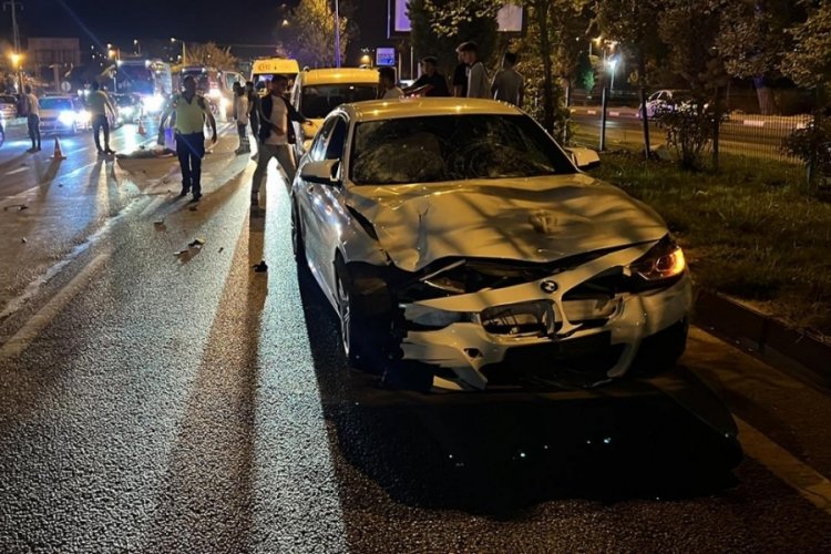 Yolun karşısına ge&ccedil;meye &ccedil;alışan kardeşlere otomobil &ccedil;arptı: 2 &ouml;l&uuml;!