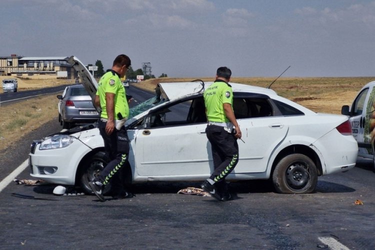 Otomobil takla attı: 6 kişi &ouml;l&uuml;mden d&ouml;nd&uuml;!