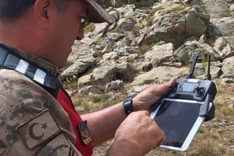 Artabel g&ouml;llerinde kaybolan doktor helikopterle kurtarıldı