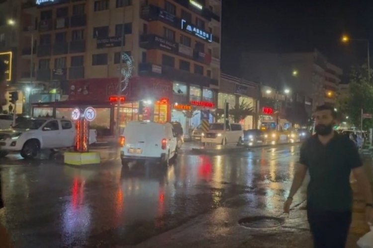 Van'da sağanak yağış vatandaşı serinletti!