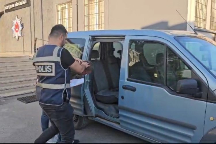 Bursa'da 32 yıl aranması olan zanlı, gece kul&uuml;b&uuml;nde yakalandı