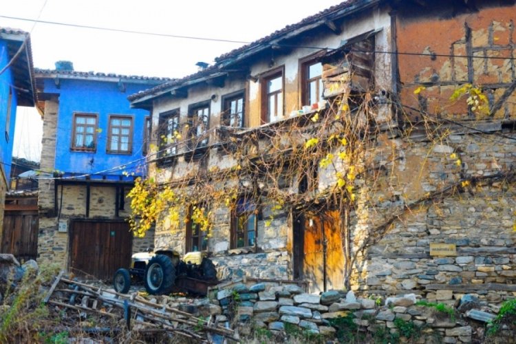 700 yıllık Cumalıkızık, Bursa'da her g&uuml;n binlerce kişiyi ağırlıyor