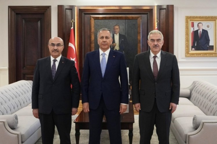 Bakan Yerlikaya, Demirtaş ve Ayyıldız ile bir araya geldi