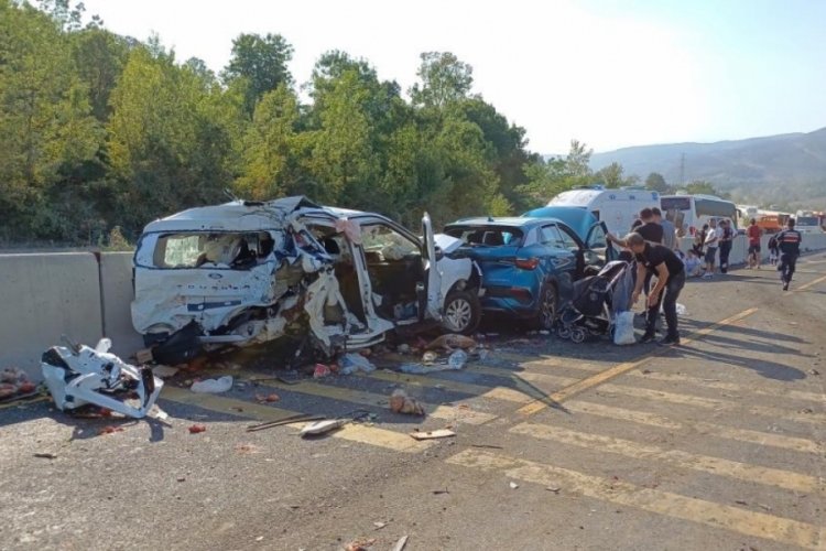D&uuml;zce'de feci kazada &ouml;len ve yaralananların kimlikleri belli oldu