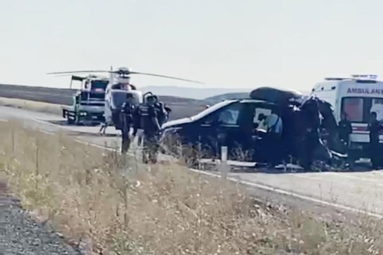 Tır ile minib&uuml;s &ccedil;arpıştı: 1 &ouml;l&uuml;, 5 yaralı