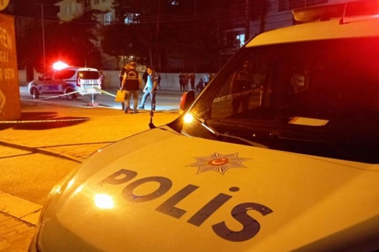 Konya'da sokak ortasında bı&ccedil;aklı kavga: 2 yaralı