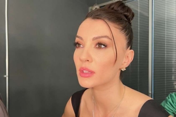 Burcu &Ouml;zberk arkadaşı Beril Pozam'ı en &ouml;zel g&uuml;n&uuml;nde yalnız bırakmadı!