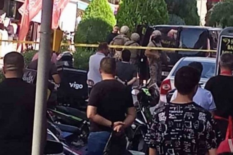 Başkentte polise ateş a&ccedil;an bir kişi kendini yaraladı