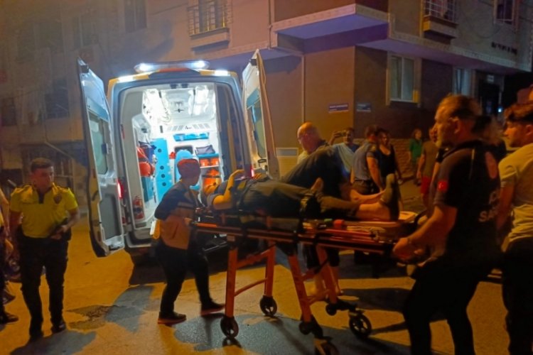 Bursa'da otomobil ile motosiklet &ccedil;arpıştı! 2 yaralı
