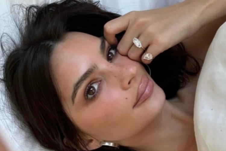 Emily Ratajkowski tepki g&ouml;rd&uuml;: &Uuml;zerine g&ouml;mlek giy