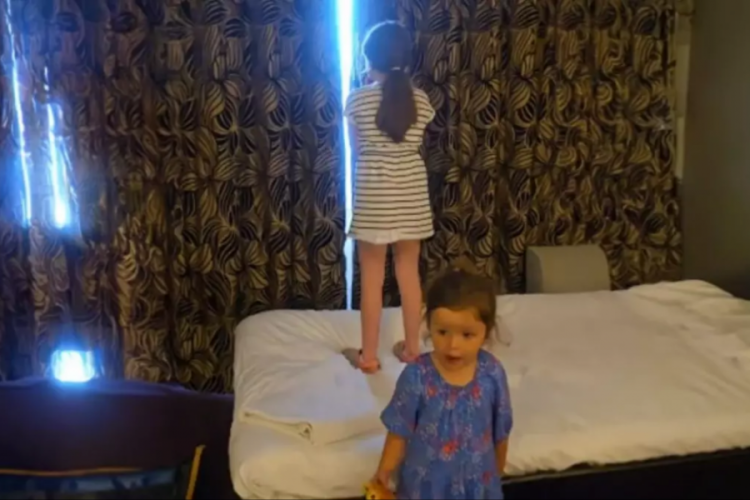 Otel odasının penceresinin a&ccedil;ıldığı yer şoke etti!