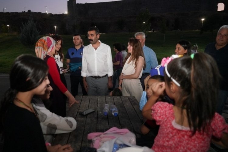Diyarbakır'da halka &ccedil;evre temizliği bilinci kazandırılıyor
