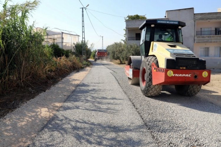 Mersin'de yolları soğuk asfaltla yenileniyor!