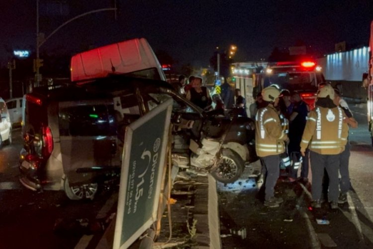 Panelvan ile minib&uuml;s &ccedil;arpıştı: 3'&uuml; bebek 8 yaralı