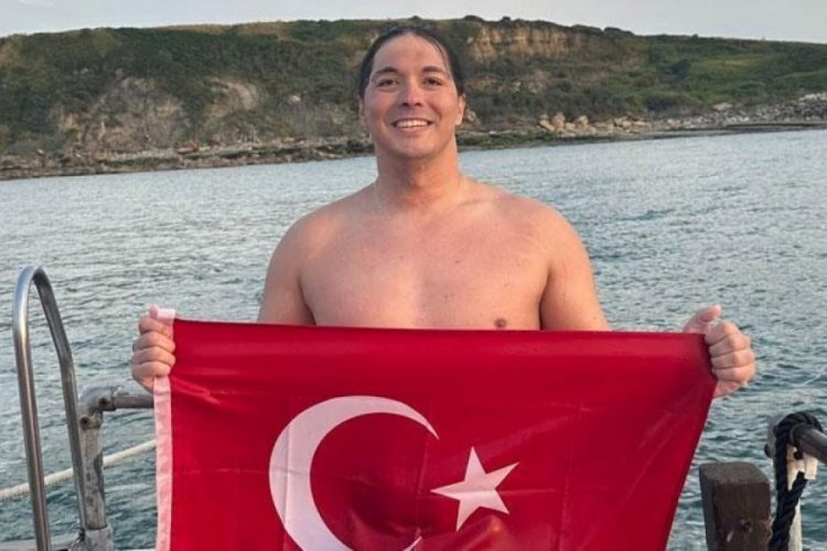 Berker G&ouml;ker, Manş Denizi'ni y&uuml;zerek ge&ccedil;en 19. T&uuml;rk sporcu oldu