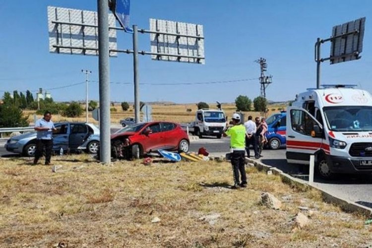 K&uuml;tahya'da trafik kazası: 6 kişi yaralandı