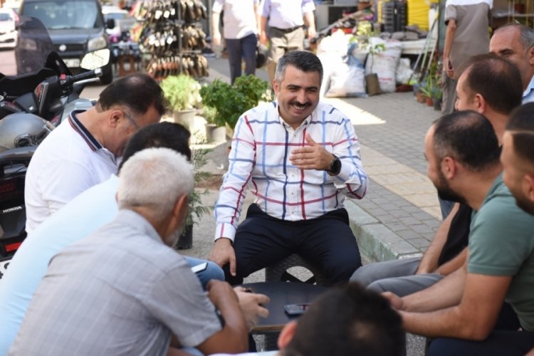 Bursa Yıldırım Belediye Başkanı Oktay Yılmaz vatandaşları sahada dinledi