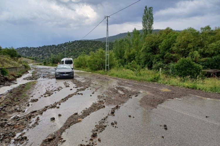 Konya'da şiddetli sağanak yağış sel hayatı fel&ccedil; etti!