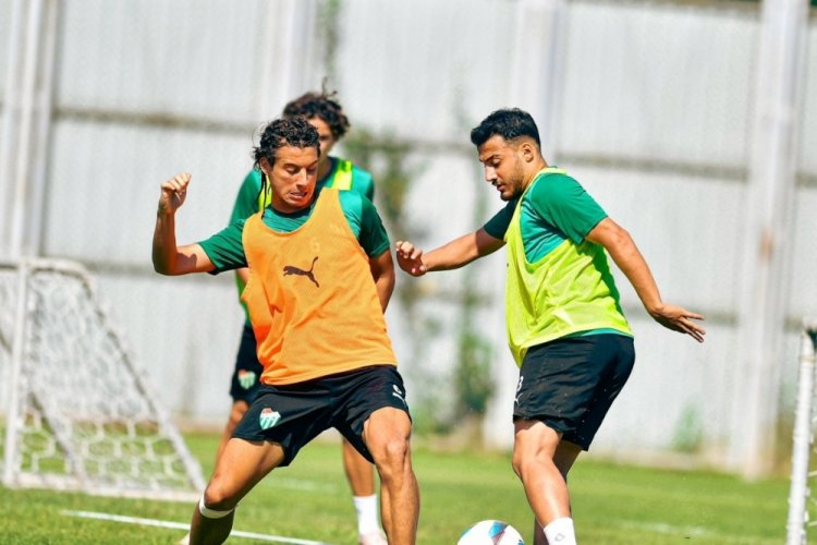 Bursaspor, g&uuml;n&uuml;n ilk idmanını ger&ccedil;ekleştirdi