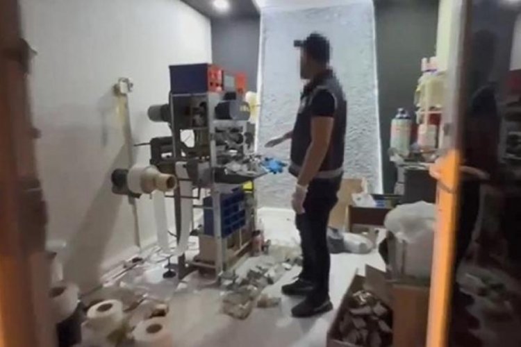 İstanbul'da sahte evrakları hazırlayan ş&uuml;phelilere y&ouml;nelik operasyon